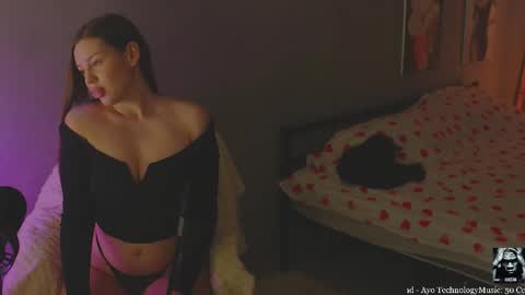 Snapshot of al1cegreen__ chatting on January 7, 2026, 1:24 pm Alice online show from January 7, 2026, 1:24 pm