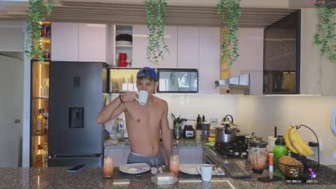 Snapshot of al_miko chatting on December 5, 2024, 6:33 pm Al Fox Miko Fortuni online show from December 5, 2024, 6:33 pm