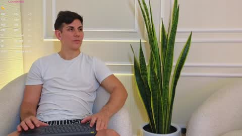 Snapshot of al_miko chatting on January 23, 2025, 1:19 am Al Fox Miko Fortuni online show from January 23, 2025, 1:19 am