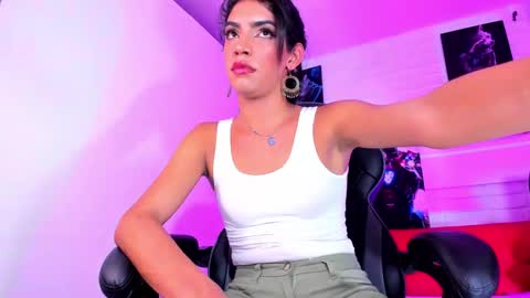 Snapshot of alahia__rodriguez chatting on December 20, 2024, 12:08 am Alahia Rodriguez online show from December 20, 2024, 12:08 am