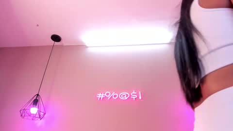 Snapshot of alahia_betancur chatting on January 14, 2025, 8:15 pm Alahia online show from January 14, 2025, 8:15 pm