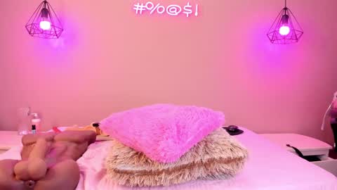 Snapshot of alahia_betancur chatting on January 15, 2025, 3:29 pm Alahia online show from January 15, 2025, 3:29 pm