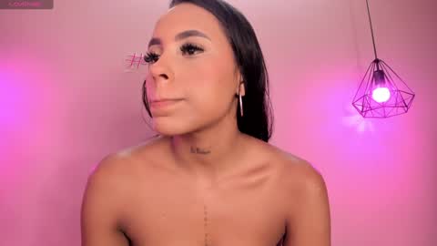 Snapshot of alahia_betancur chatting on February 7, 2025, 6:02 pm Alahia online show from February 7, 2025, 6:02 pm