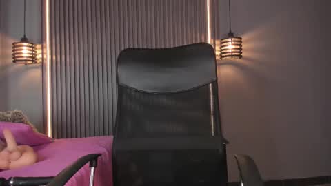 Snapshot of alahia_betancur chatting on September 23, 2025, 2:31 pm Alahia online show from September 23, 2025, 2:31 pm