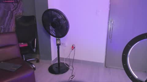 ALAHIA online show from November 11, 2025, 6:08 pm