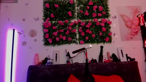 Snapshot of alaia_asuka chatting on September 13, 2025, 12:32 am Alaia online show from September 13, 2025, 12:32 am