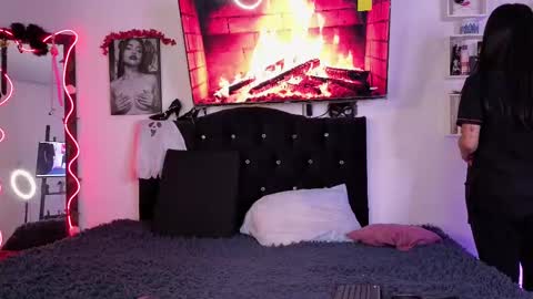 Snapshot of alaia_asuka chatting on October 19, 2025, 11:16 pm Alaia online show from October 19, 2025, 11:16 pm