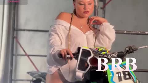 Snapshot of alaia_greyy chatting on October 22, 2025, 12:38 pm Alaia online show from October 22, 2025, 12:38 pm