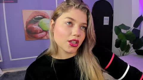 Snapshot of alaia_greyy chatting on November 25, 2025, 1:11 pm Alaia online show from November 25, 2025, 1:11 pm