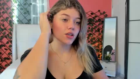 Alaia online show from April 3, 2026, 12:47 pm