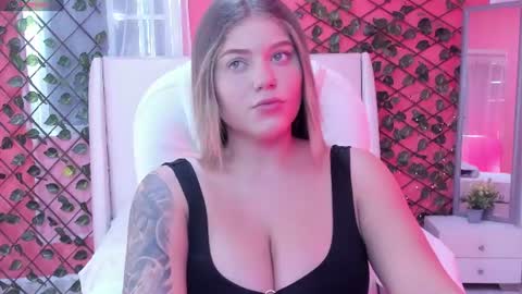 Snapshot of alaia_greyy chatting on July 13, 2026, 5:49 pm Alaia online show from July 13, 2026, 5:49 pm