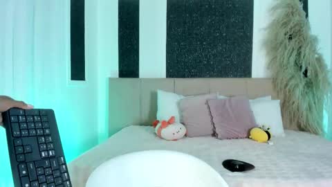 Snapshot of alaia_manson chatting on February 9, 2026, 7:40 pm Alaia online show from February 9, 2026, 7:40 pm