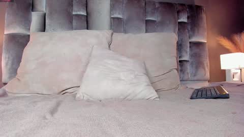  Alaia  online show from February 7, 2025, 2:37 pm