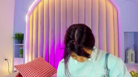  Alaia  online show from November 6, 2025, 11:44 am