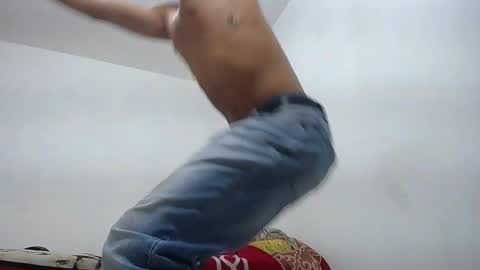 Snapshot of alan_gay chatting on November 19, 2025, 12:43 am Alan online show from November 19, 2025, 12:43 am