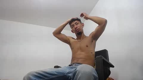 Snapshot of alan_gay chatting on November 25, 2025, 12:32 am Alan online show from November 25, 2025, 12:32 am