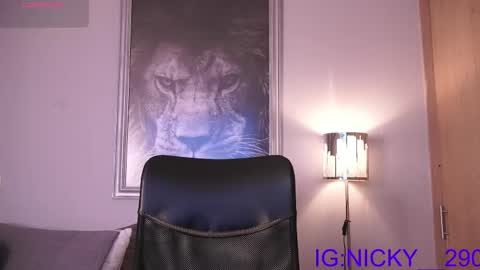 alan_morrys online show from April 28, 2026, 2:27 am
