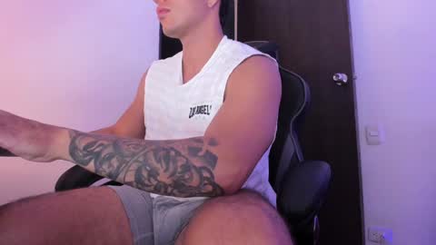 Snapshot of alan_muscle chatting on December 7, 2024, 6:10 am Alan online show from December 7, 2024, 6:10 am