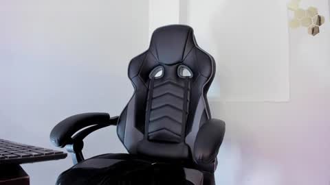 Snapshot of alan_muscle chatting on January 23, 2025, 8:46 am Alan online show from January 23, 2025, 8:46 am