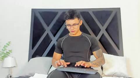 alan_salazar online show from May 19, 2026, 5:41 pm