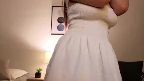 alana__29 online show from November 24, 2025, 8:41 pm