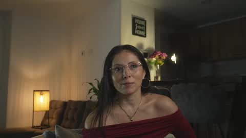 Alana Gasparini online show from November 16, 2025, 2:06 am