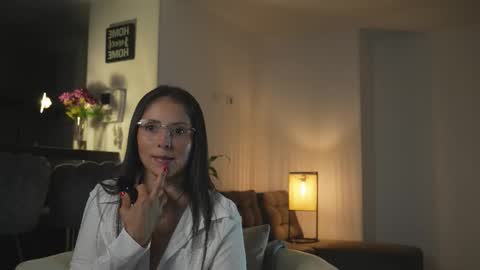 Alana Gasparini online show from November 17, 2025, 1:55 am