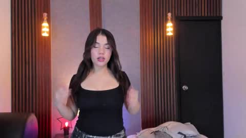 Snapshot of alana_hard_ chatting on December 5, 2025, 3:59 am Alana online show from December 5, 2025, 3:59 am