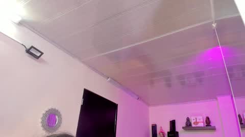 Maeve  online show from February 9, 2025, 11:25 am