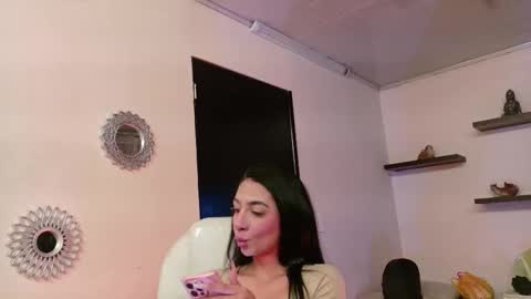 Maeve  online show from September 21, 2025, 11:01 am