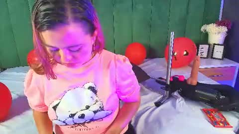 Snapshot of alana_petite chatting on July 20, 2026, 3:10 am ALANA PETITE online show from July 20, 2026, 3:10 am