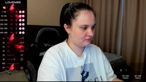 Julia online show from October 27, 2025, 12:09 pm