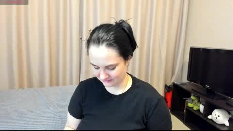 Julia online show from May 28, 2026, 10:40 pm