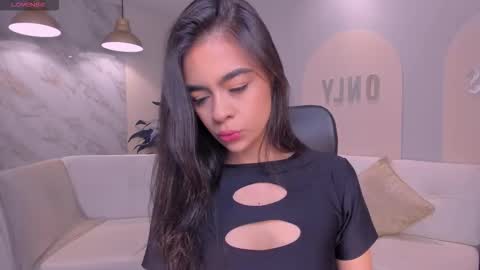 Snapshot of alanacraft chatting on October 28, 2025, 12:09 pm Alana online show from October 28, 2025, 12:09 pm