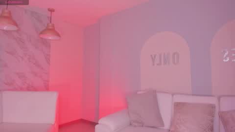 Snapshot of alanacraft chatting on October 31, 2025, 1:45 pm Alana online show from October 31, 2025, 1:45 pm