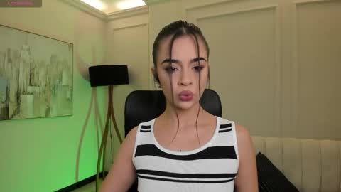 Snapshot of alanacraft chatting on November 15, 2025, 11:51 am Alana online show from November 15, 2025, 11:51 am