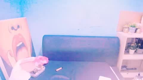 alanadelray online show from February 19, 2025, 10:34 am