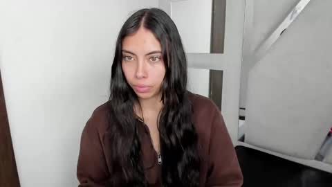 Snapshot of alanahott_ chatting on January 18, 2026, 5:00 am Alana hot online show from January 18, 2026, 5:00 am