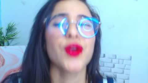 alanasaenz25 online show from May 30, 2026, 9:45 pm