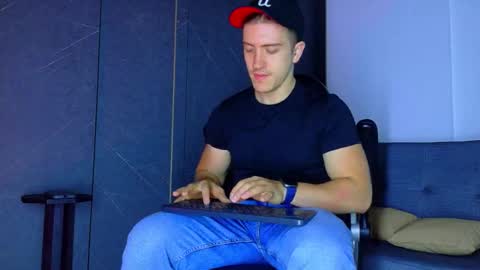 Snapshot of alanferrer chatting on February 2, 2026, 10:14 am Alan Ferrer online show from February 2, 2026, 10:14 am