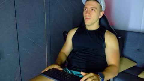 Snapshot of alanferrer chatting on February 10, 2026, 10:08 am Alan Ferrer online show from February 10, 2026, 10:08 am