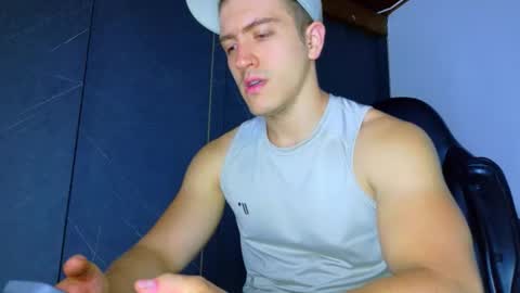 Snapshot of alanferrer chatting on February 21, 2026, 10:16 am Alan Ferrer online show from February 21, 2026, 10:16 am