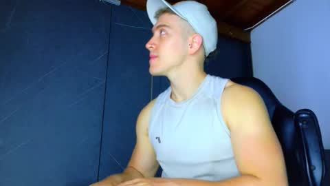 Snapshot of alanferrer chatting on February 24, 2026, 10:24 am Alan Ferrer online show from February 24, 2026, 10:24 am