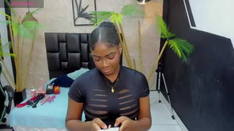Snapshot of alanna_bonny chatting on April 13, 2026, 12:10 pm Alanna online show from April 13, 2026, 12:10 pm