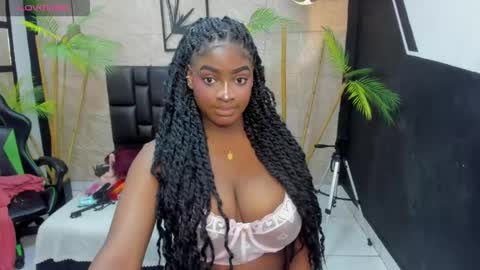 Snapshot of alanna_bonny chatting on May 4, 2026, 1:56 am Alanna online show from May 4, 2026, 1:56 am
