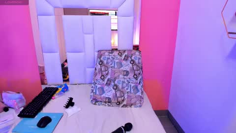 Ana online show from February 19, 2025, 10:42 pm