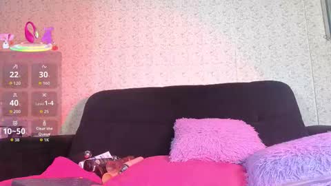 alanna_jones11_aws online show from January 14, 2026, 5:40 pm