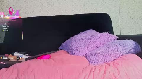 alanna_jones11_aws online show from January 17, 2026, 5:05 pm