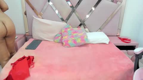 alannaht online show from May 18, 2026, 5:41 pm