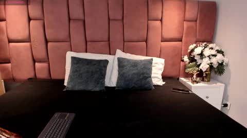 Alanna Jonnes online show from November 21, 2025, 7:56 pm